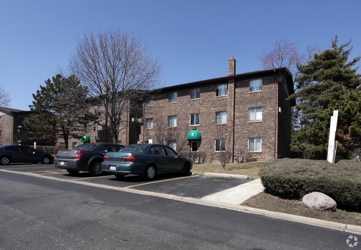 Primary Photo - 2532 Waterbury Dr