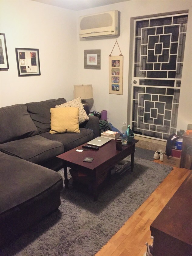 Primary Photo - 313 E 8th St