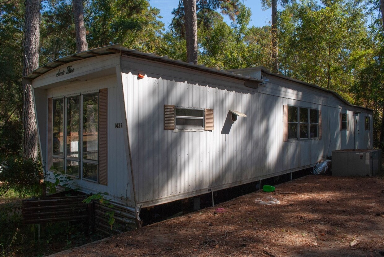 Building Photo - 2 bed 1 bath mobile home