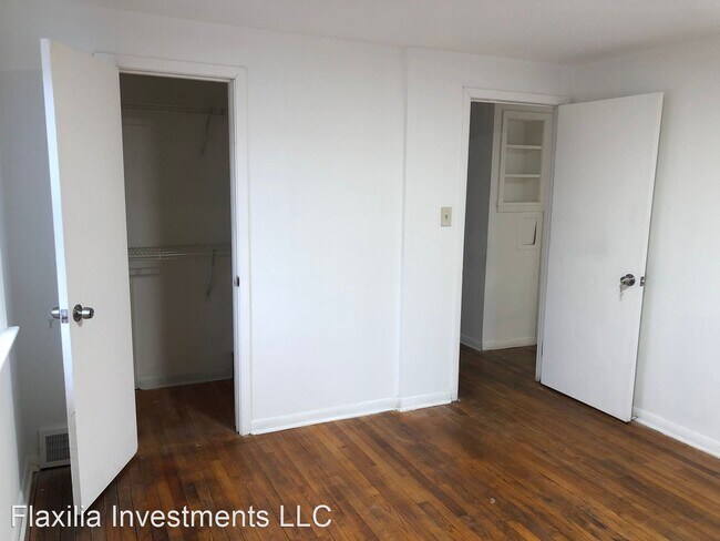 Building Photo - 3 br, 1 bath House - 735 Babbitt