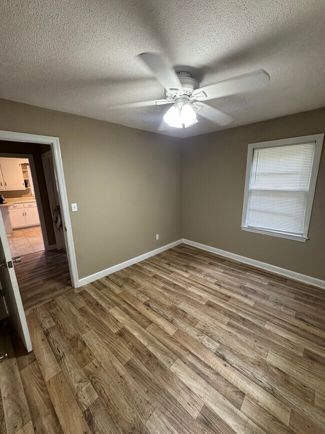 Building Photo - 730 Tupelo Cir