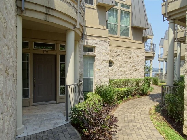 Foto del edificio - 2918 Ranch to Market Rd 620