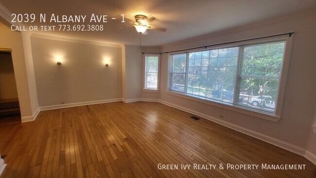 Foto del edificio - ONE MONTH FREE! Wonderful, sunlit apartmen...