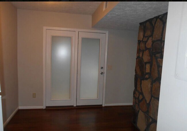 Foto del edificio - Available Fall 2026!