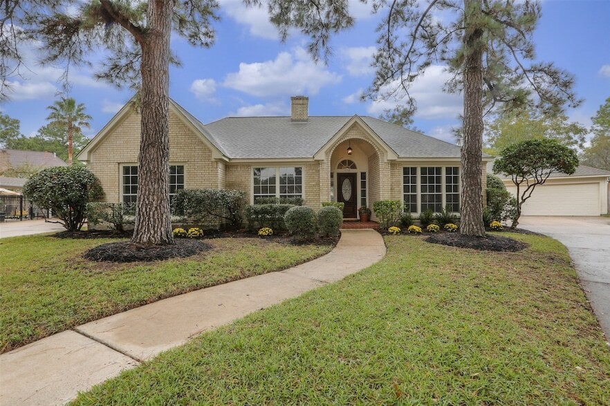 Primary Photo - 7715 Shady Palms Dr