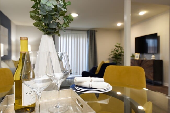 Dining area decor - Emory Cove