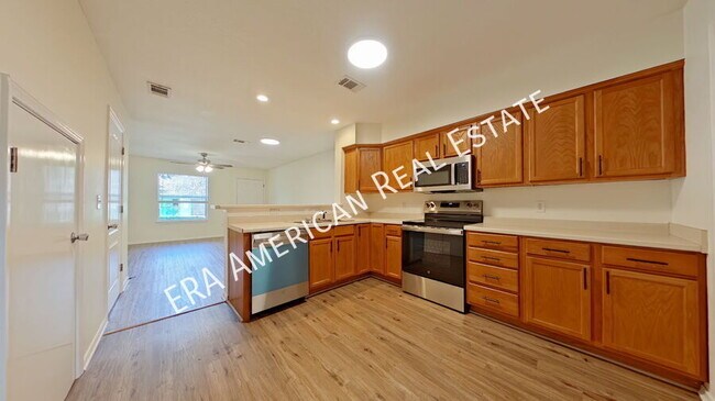 Building Photo - 1802 Shay-Lin Ct