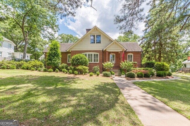 Building Photo - 1878 Cambridge Ave