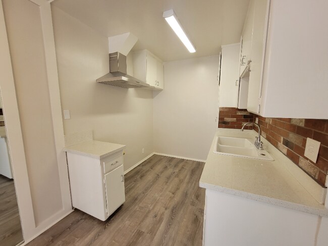 Foto del edificio - 13531 Wyandotte St