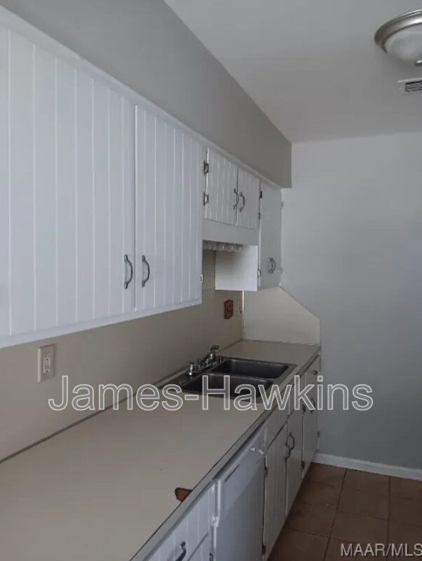 Foto del edificio - 713 Amity Ln