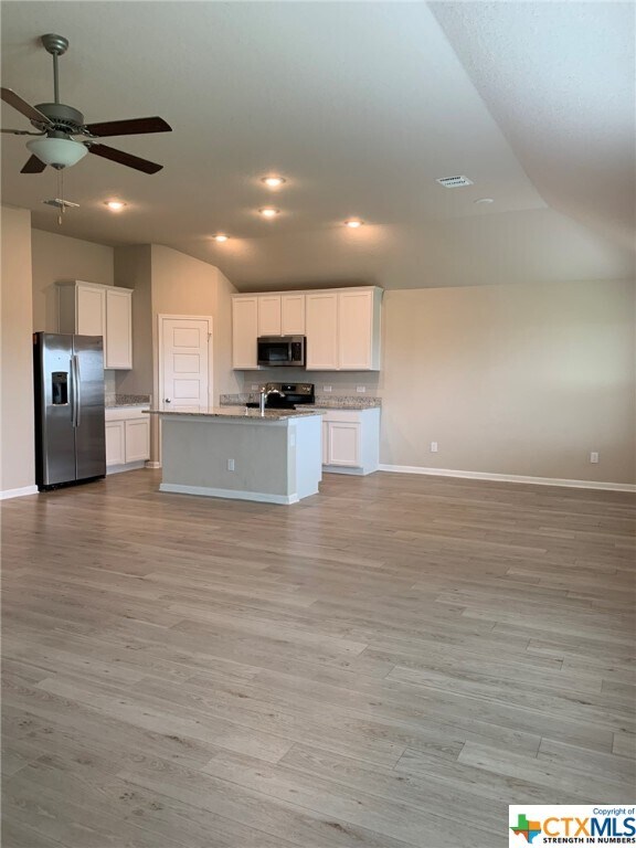 Building Photo - 828 Stonemanor Bay