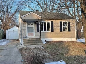 Building Photo - 2211 N Flora Ave