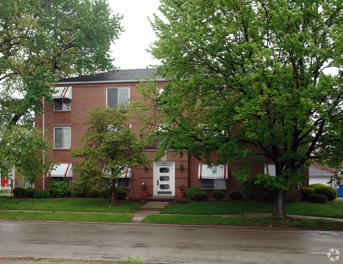 Building Photo - Pemberton Apartments