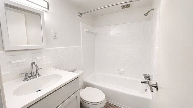 Building Photo - 4465 MacArthur Blvd NW