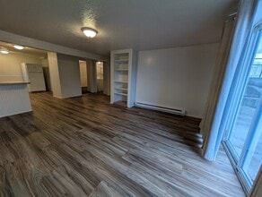 Building Photo - 720 20th St