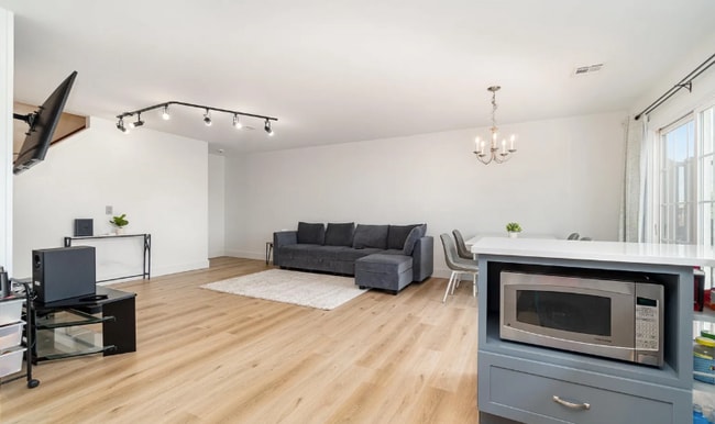 Building Photo - 209 Wooley Hollow Court