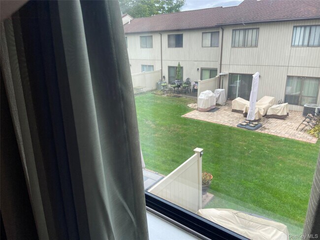 Foto del edificio - 52 Oakwood Ct