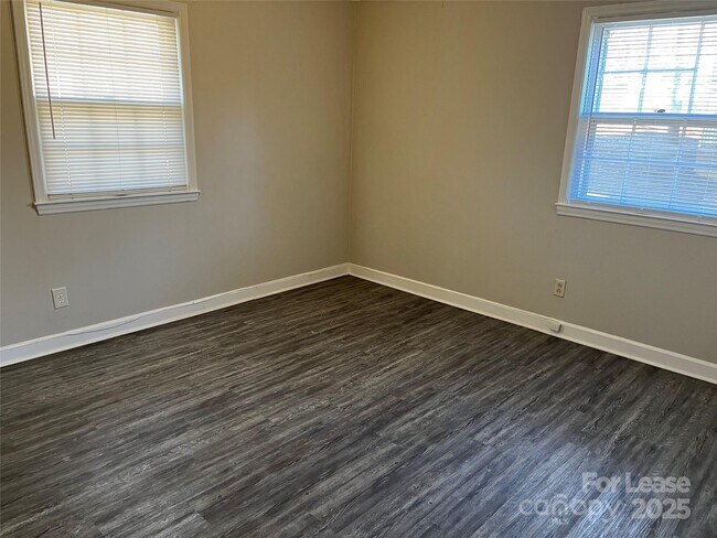 Foto del edificio - 600 Montgomery Ave