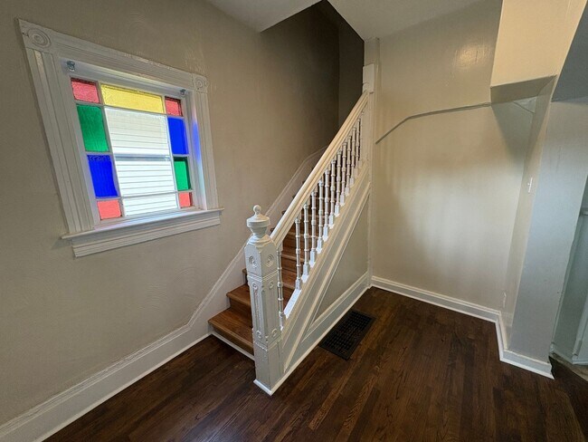 Foto del edificio - Updated 4 bed 1.5 Bath in Omaha