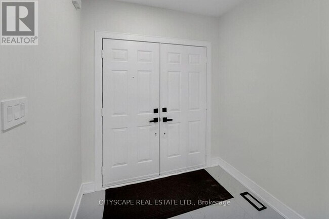 Building Photo - 17 Ferncastle Crescent