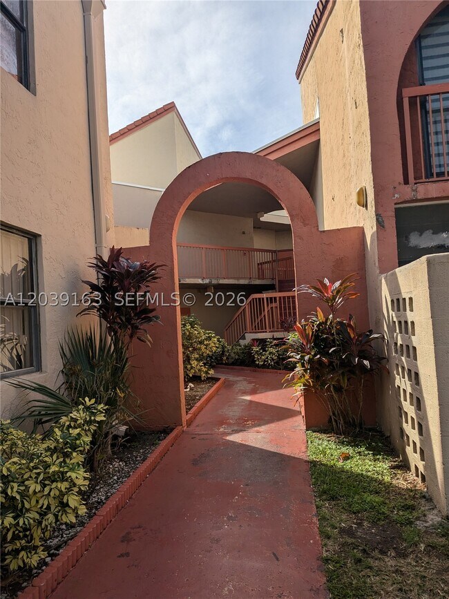 Foto del edificio - 10245 NW 9th St Cir