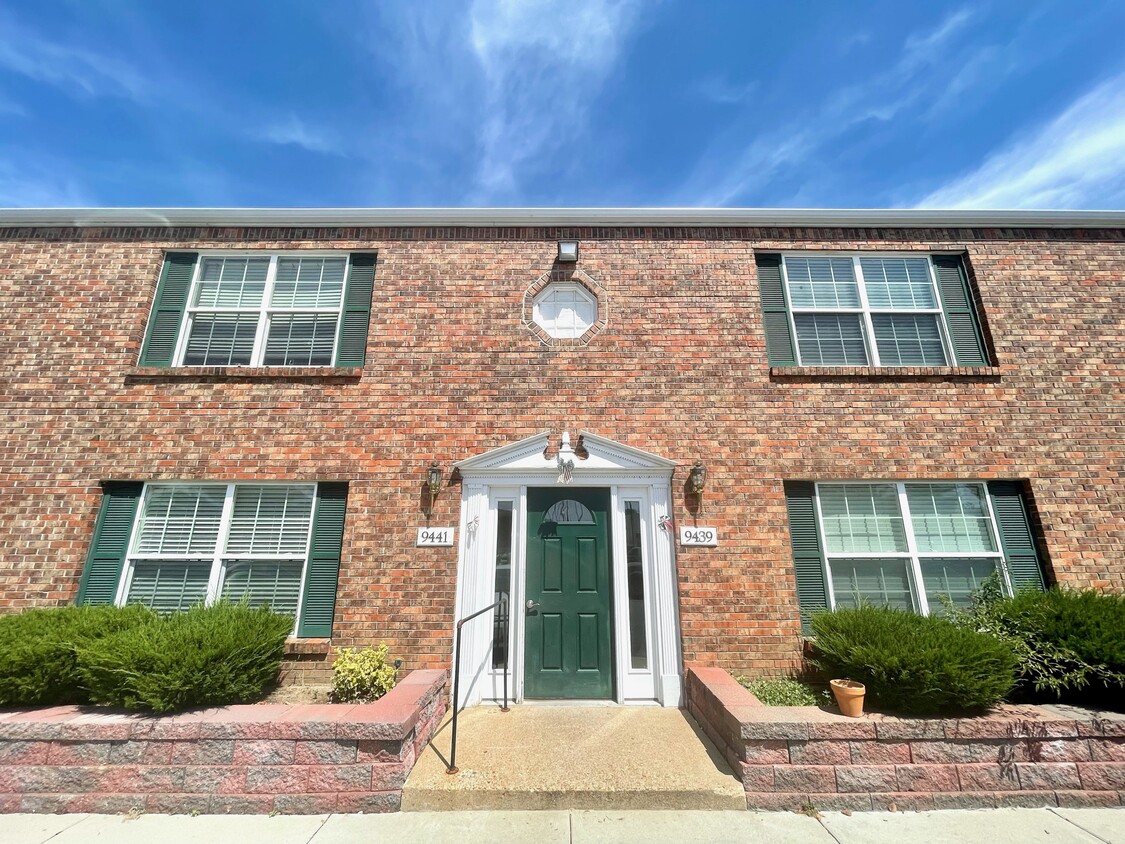 9439 Green Park Gardens Dr Unit H Saint Louis MO 63123 Apartments   9439 Green Park Gardens Dr Unit H Saint Louis Mo Primary Photo 