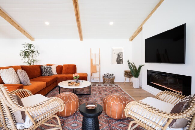 Foto del edificio - 45035 Palm St