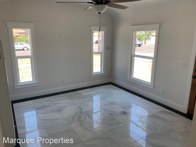 Foto del edificio - 2 br, 1 bath House - 102 5th Avenue