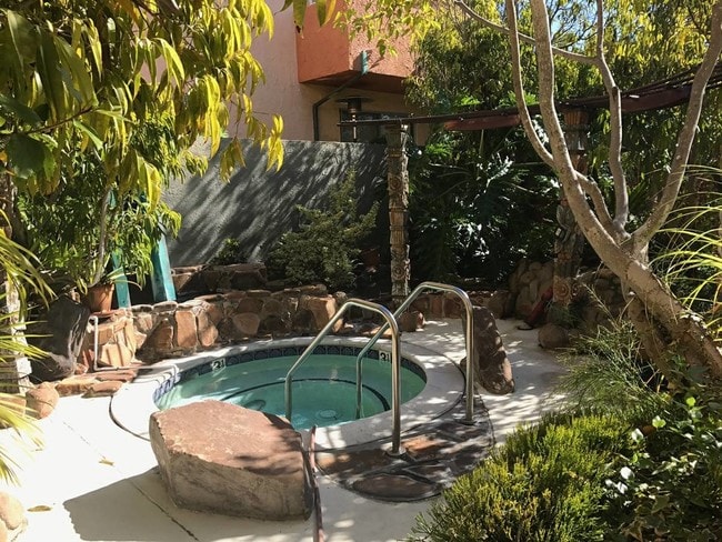 Jakuzzi - 1128 Ocean Park Blvd