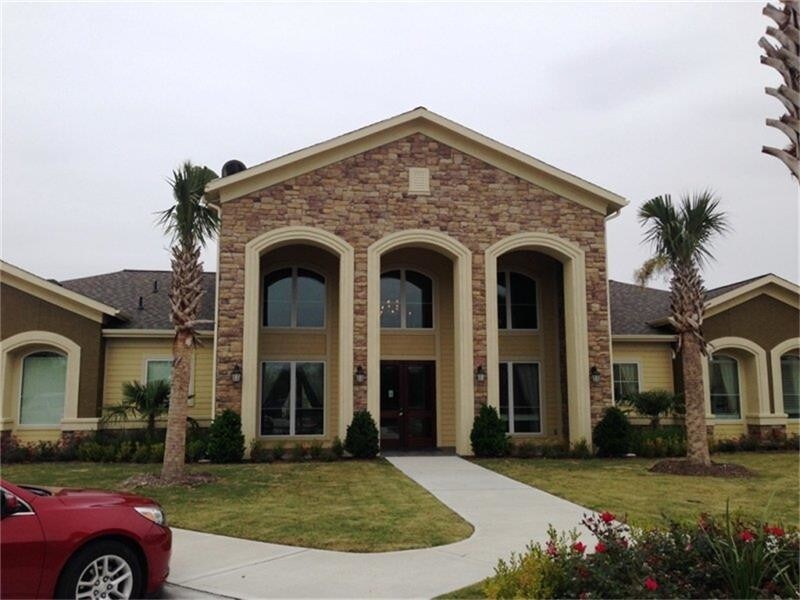 Primary Photo - 332 Independence Dr