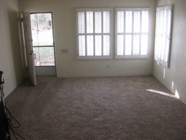 Foto del edificio - 1809 N Laurel Ave