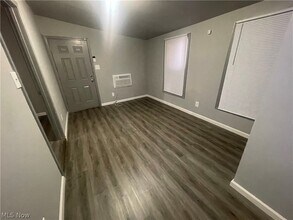 Building Photo - 12007 Beulah Ave