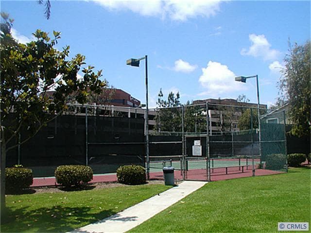 Building Photo - 617 Brookview Way
