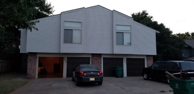 Building Photo - 7313 Edenborough Dr
