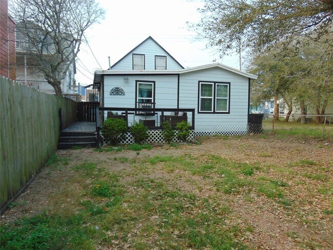 Building Photo - 1023 Avenue L Ave