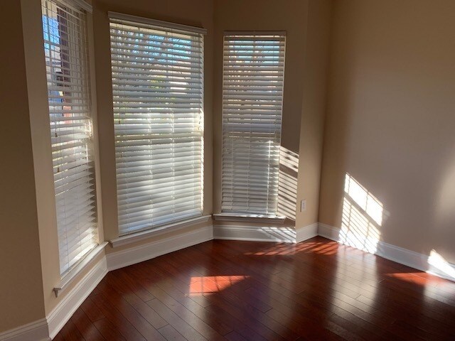 Foto del edificio - 157 Alderwood Dr