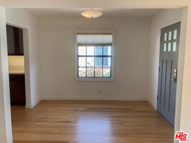 Foto del edificio - 7800 Dunbarton Ave
