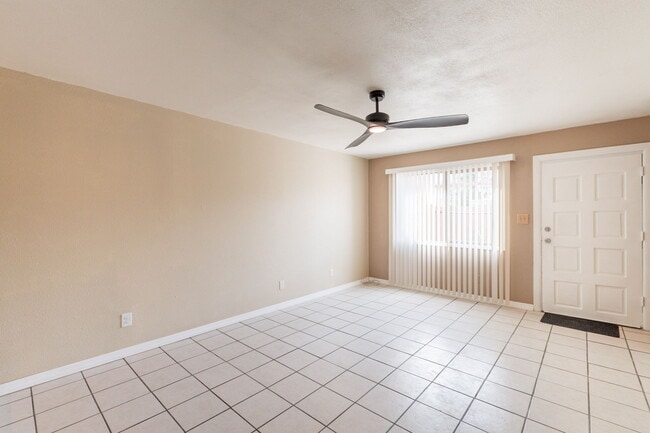 Building Photo - 948 S Alma School Rd