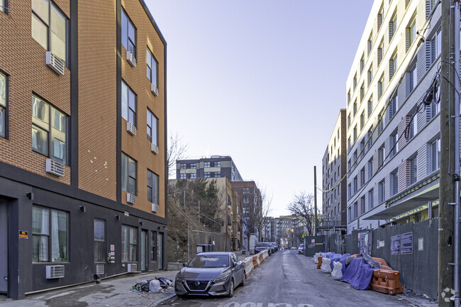 Context - 92 W 169th St