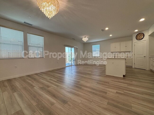 Foto del edificio - 4127 N Rosalia Ave