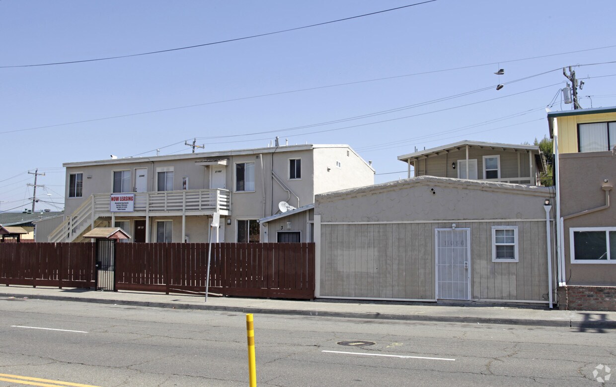 Foto del edificio - 11046-11056 San Leandro St