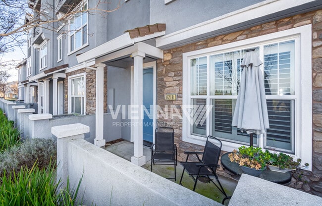 Foto del edificio - 6216 Lonetree Blvd