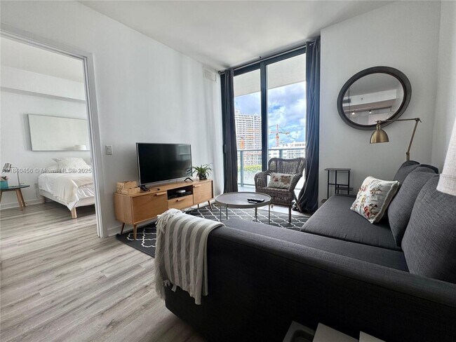 Foto del edificio - 501 NE 31st St