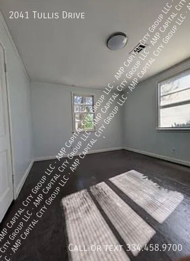 Foto del edificio - 2041 Tullis Dr