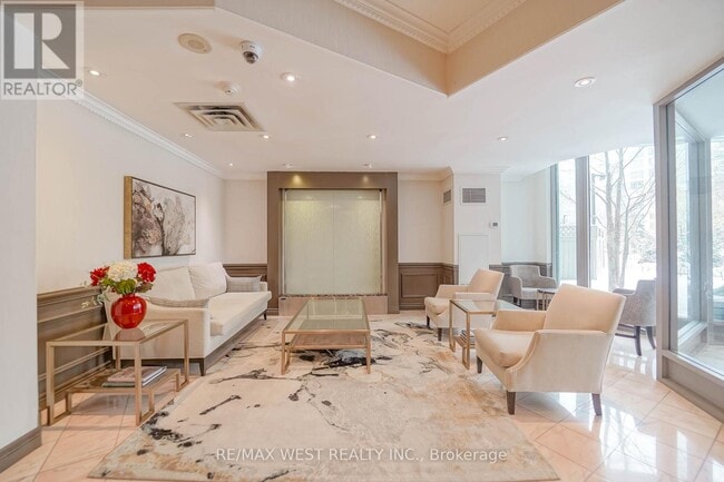 Building Photo - 7825 Bayview Ave