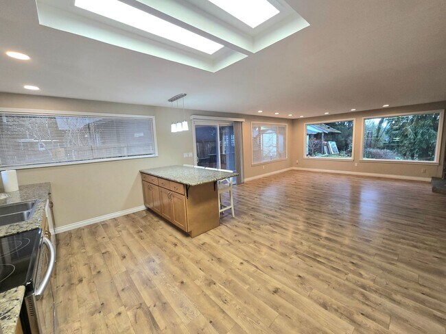 Foto del edificio - Lovely 2 Bedroom Home in Arlington - Pet Friendly!