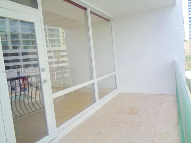 Foto del edificio - 1408 Brickell Bay Dr