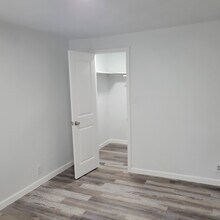 Building Photo - 4525 Weaver Rd Building Photo - 4525 Weaver Rd