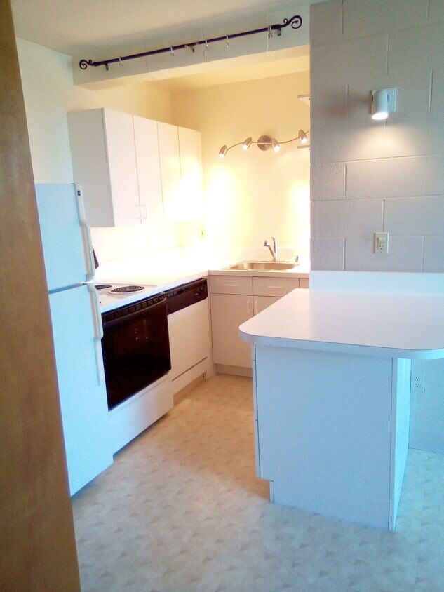 Foto principal - 1950 26th Ave W