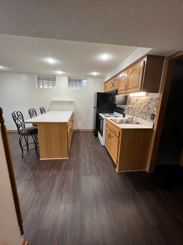 Foto del edificio - 3525 Big Woods Blvd